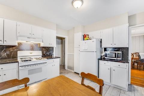 575 Armory St, Springfield, MA 01104 photo 11