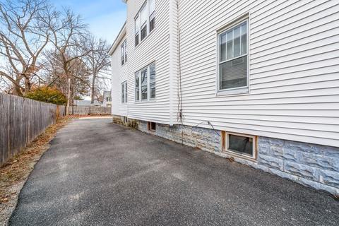 575 Armory St, Springfield, MA 01104 photo 4