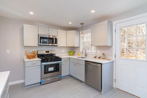 207 Gorwin Dr, Hanson, MA 02341 photo 9