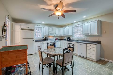 34 Torrey St, Easthampton, MA 01027 photo 5