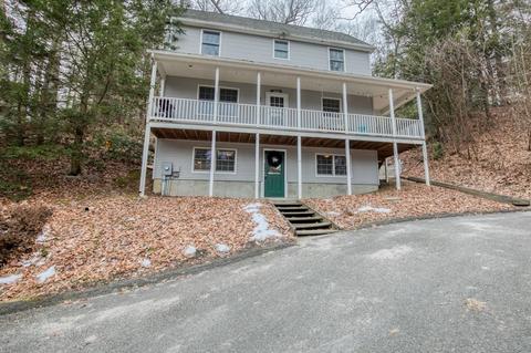 34 Torrey St, Easthampton, MA 01027 photo 2