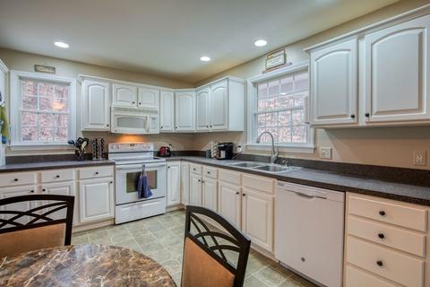 34 Torrey St, Easthampton, MA 01027 photo 8
