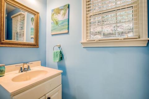 34 Torrey St, Easthampton, MA 01027 photo 14