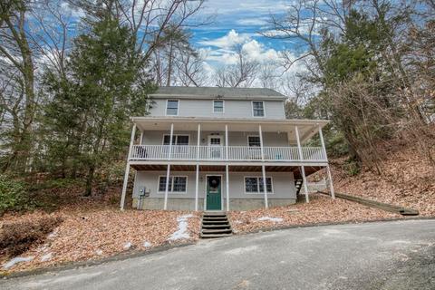 34 Torrey St, Easthampton, MA 01027 photo 1