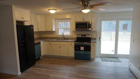 210 Peekskill Ave, Springfield, MA 01129 photo 4