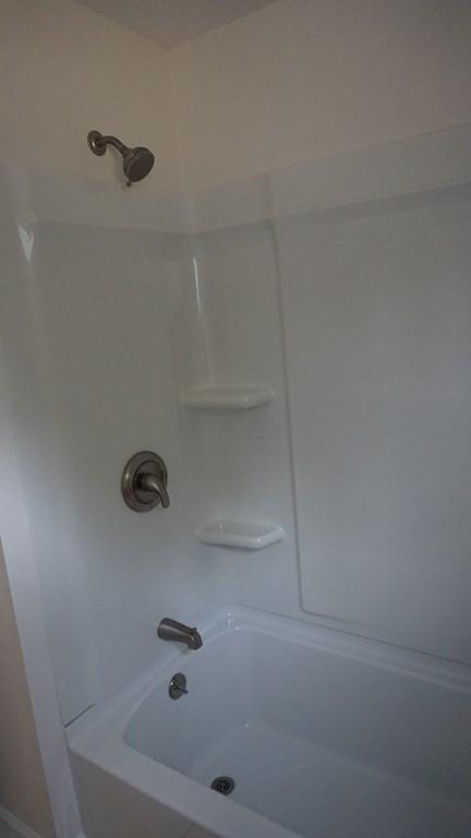 210 Peekskill Ave, Springfield, MA 01129 photo 13