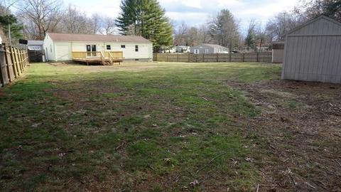 210 Peekskill Ave, Springfield, MA 01129 photo 3