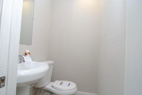 5 Perry Pl, Everett, MA 02149 photo 11