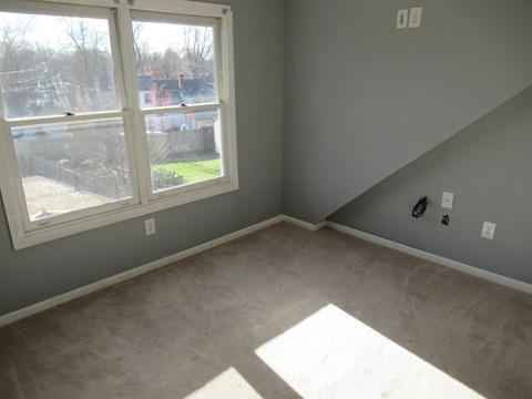57 Surrey Rd, Springfield, MA 01118 photo 9