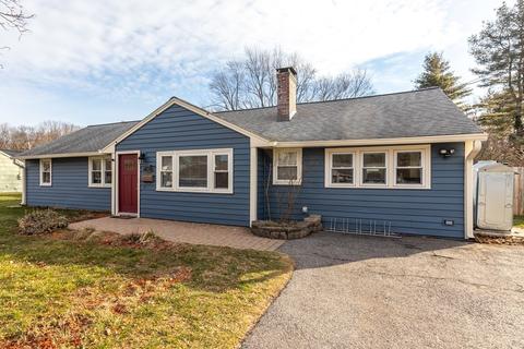 17 Dix Rd, Maynard, MA 01754 photo 2