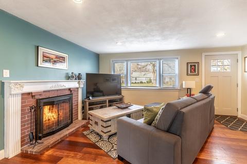 17 Dix Rd, Maynard, MA 01754 photo 5