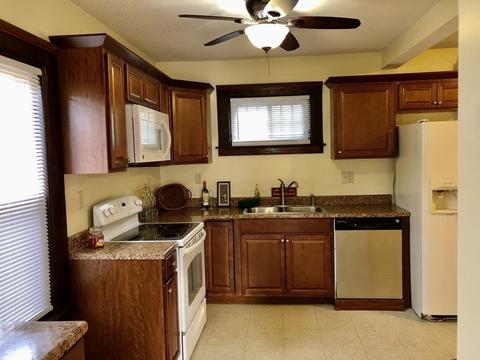 16 Sullivan St, Springfield, MA 01104 photo 2