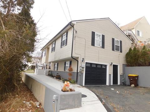 208 Narragansett St, Fall River, MA 02720 photo 1