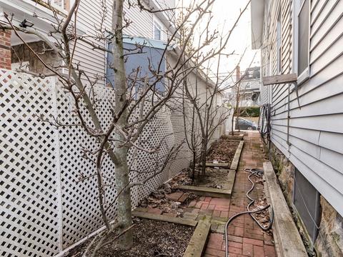 91 Ames St, Lawrence, MA 01841 photo 4