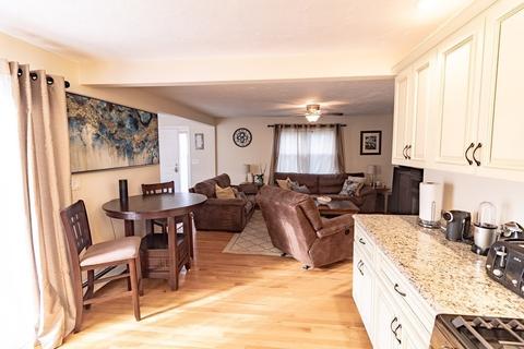 6 S Stowell St, Worcester, MA 01604 photo 7