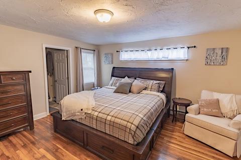 6 S Stowell St, Worcester, MA 01604 photo 10