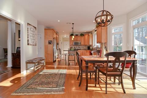 4 Pine St, Upton, MA 01568 photo 4
