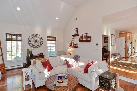4 Pine St, Upton, MA 01568 photo 14