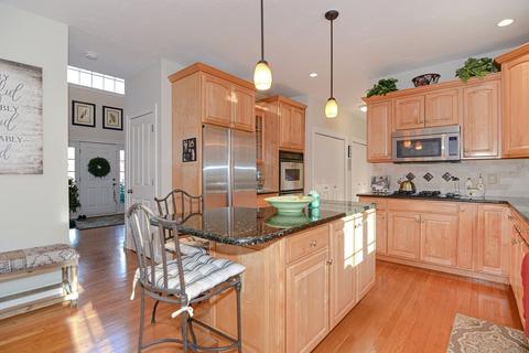4 Pine St, Upton, MA 01568 photo 3
