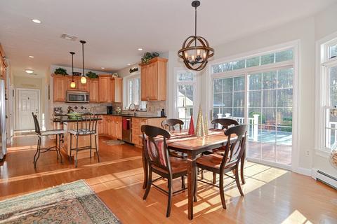 4 Pine St, Upton, MA 01568 photo 5