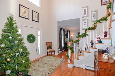 4 Pine St, Upton, MA 01568 photo 9