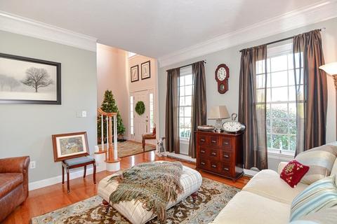 4 Pine St, Upton, MA 01568 photo 11