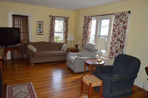 18 Dell Pl, Springfield, MA 01118 photo 4