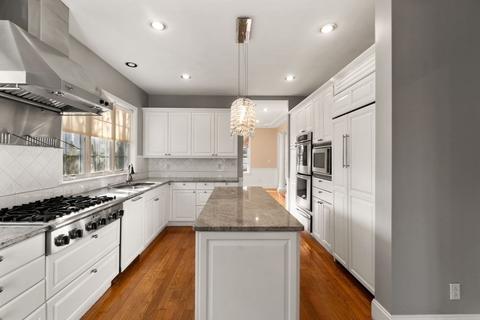 196 Cedar St, Wellesley, MA 02481 photo 11
