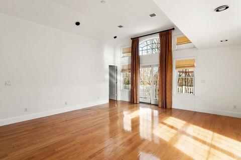 196 Cedar St, Wellesley, MA 02481 photo 16