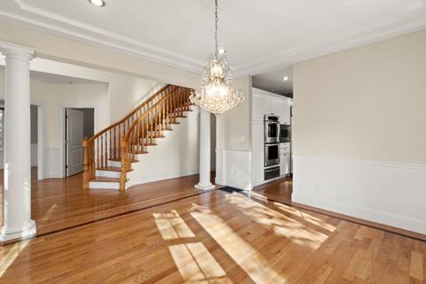 196 Cedar St, Wellesley, MA 02481 photo 4