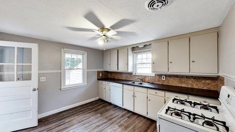 125 Pilgrim Rd, Springfield, MA 01118 photo 5