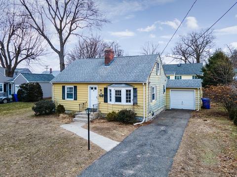 125 Pilgrim Rd, Springfield, MA 01118 photo 1