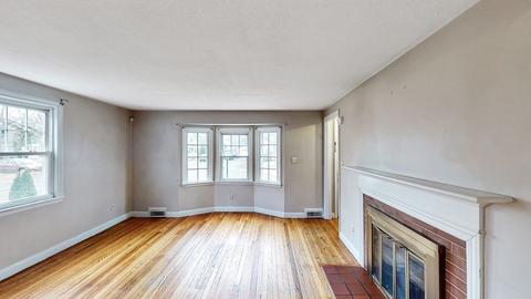 125 Pilgrim Rd, Springfield, MA 01118 photo 4