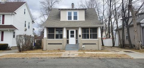 24 Crest St, Springfield, MA 01119 photo 1