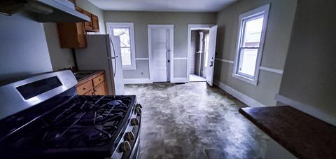24 Crest St, Springfield, MA 01119 photo 6