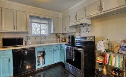 663 Allen St, Springfield, MA 01118 photo 6