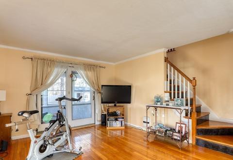 663 Allen St, Springfield, MA 01118 photo 8