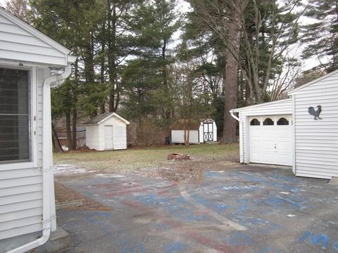 647 Parker St, Springfield, MA 01129 photo 5