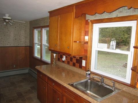 647 Parker St, Springfield, MA 01129 photo 9