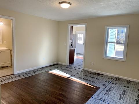 13 Pine St, Easthampton, MA 01027 photo 5