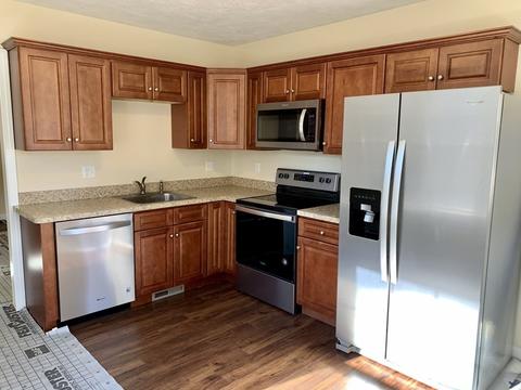 13 Pine St, Easthampton, MA 01027 photo 3