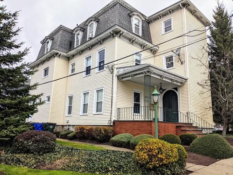 206 Winter St, Fall River, MA 02720 photo 1