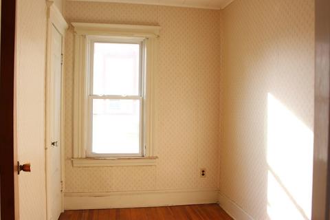 33 Warner St, Springfield, MA 01108 photo 12