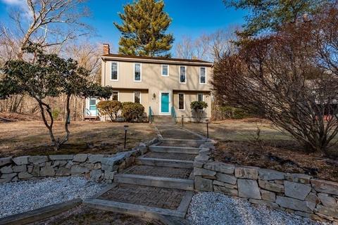 211 Hampton Rd, Sharon, MA 02067 photo 2