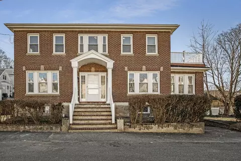 13 Gaffney St, Gloucester, MA 01930 photo 1