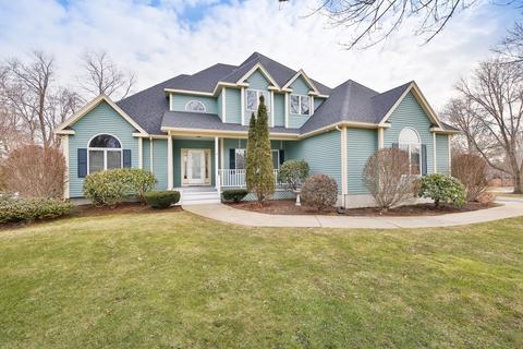 4 Emily Ln, Danvers, MA 01923 photo 2