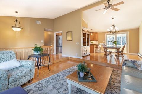49 Riverside Dr, Reading, MA 01867 photo 9