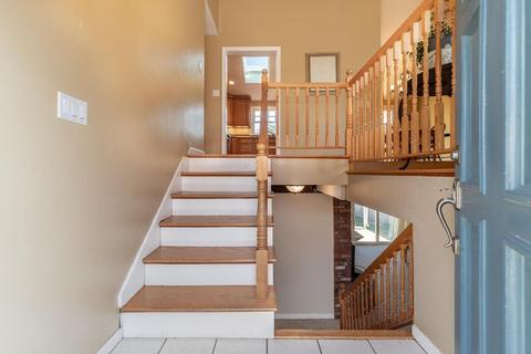 49 Riverside Dr, Reading, MA 01867 photo 28