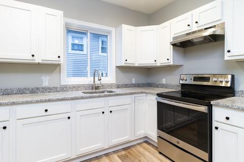 693 Walnut St, Fall River, MA 02720 photo 4
