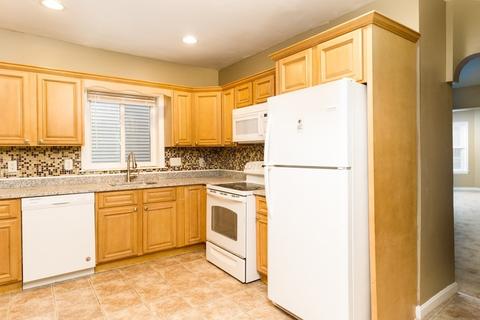 693 Walnut St, Fall River, MA 02720 photo 17
